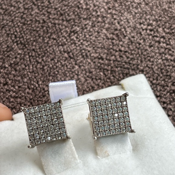 Diamond squared stud - Picture 5 of 12